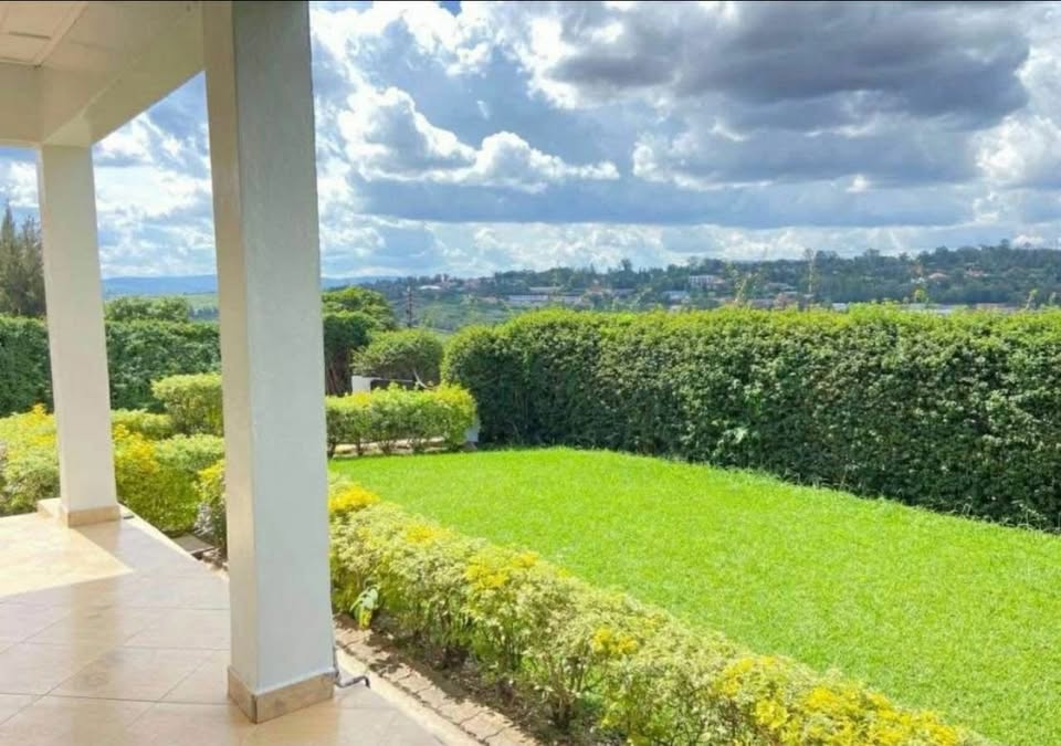 KIBAGABAGA BIG PLOT House (750SQM) For Sale at 300 Million RWF - Image 5