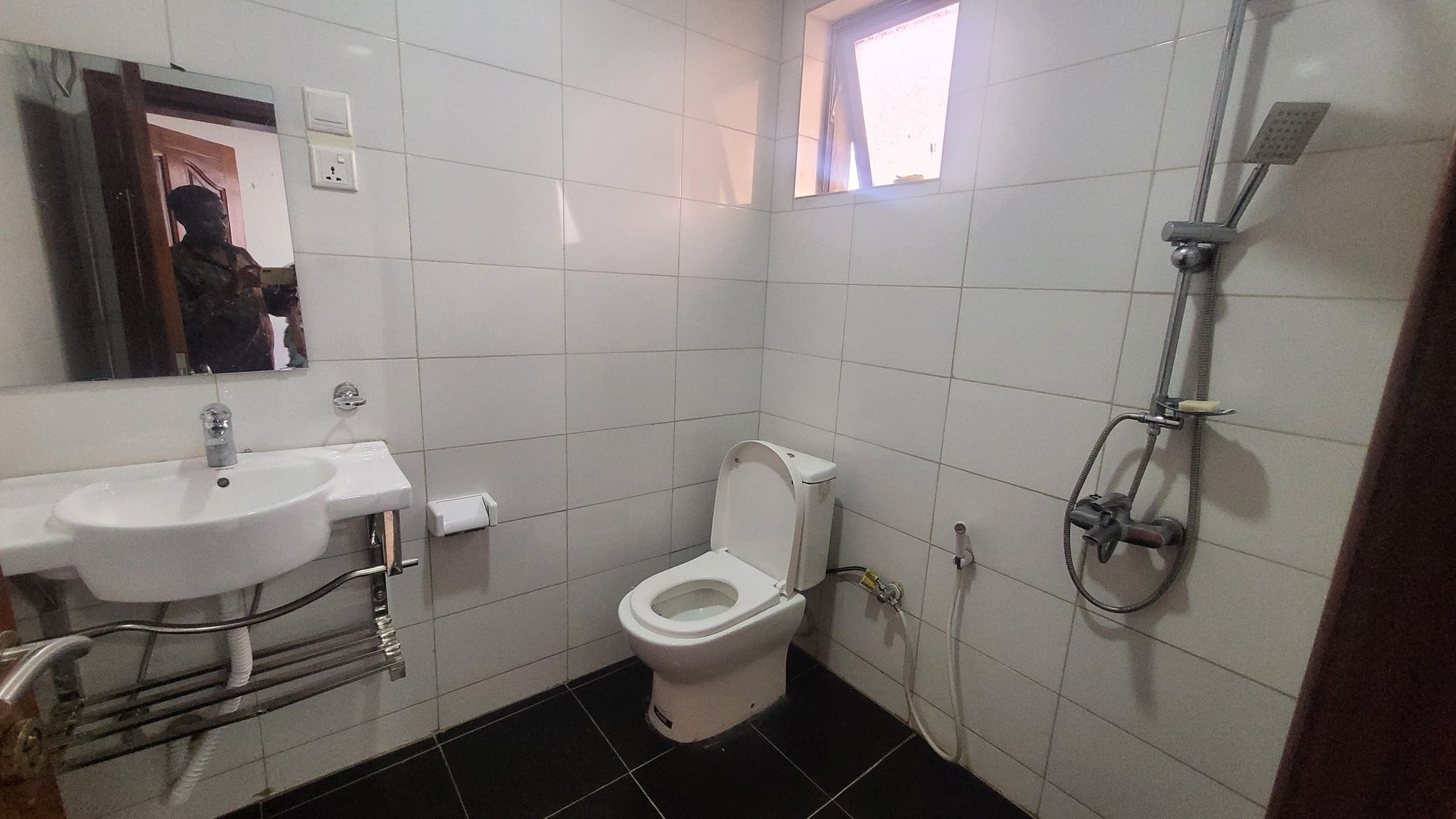 Unfurnished 3-Bedroom Apartment for Rent in Nyarutarama, Kigali - Image 11