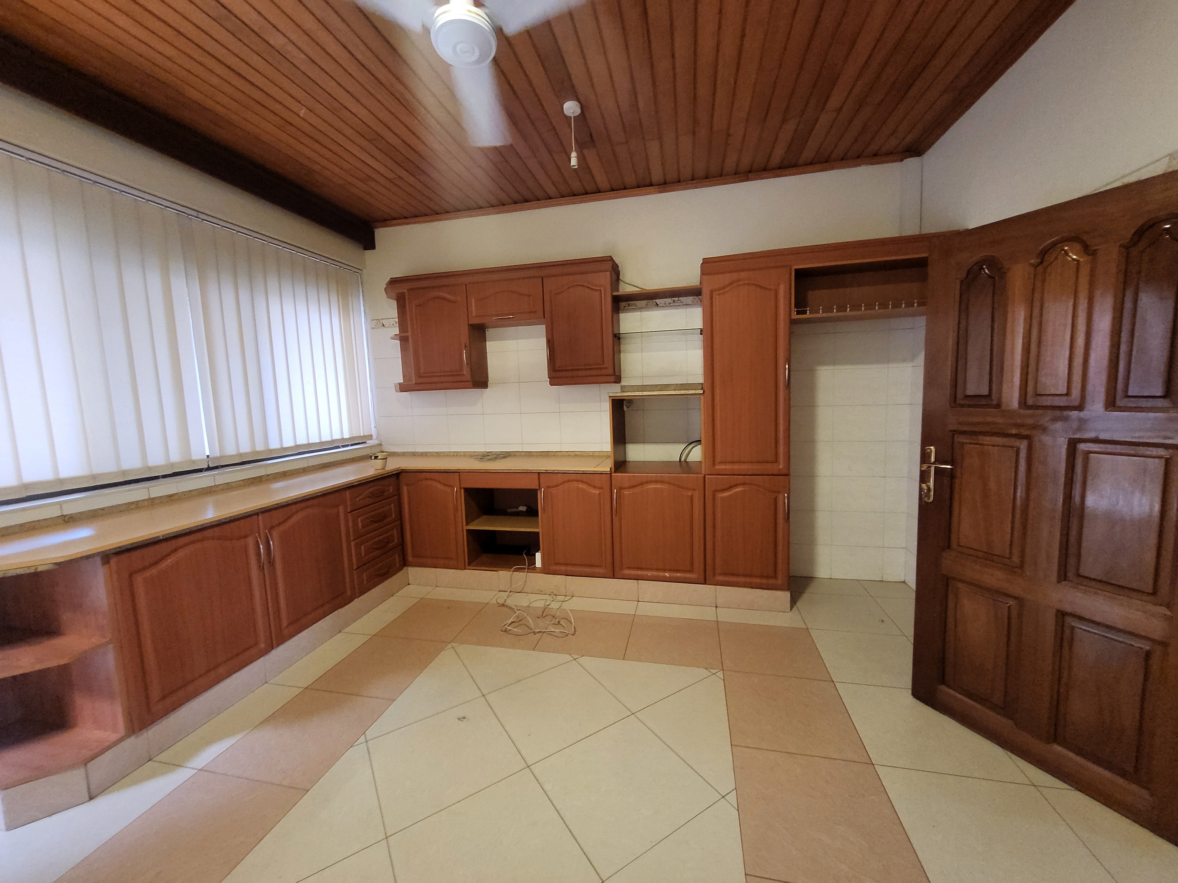 Office for Rent in Nyarutarama Kigali Rwanda - Image 11