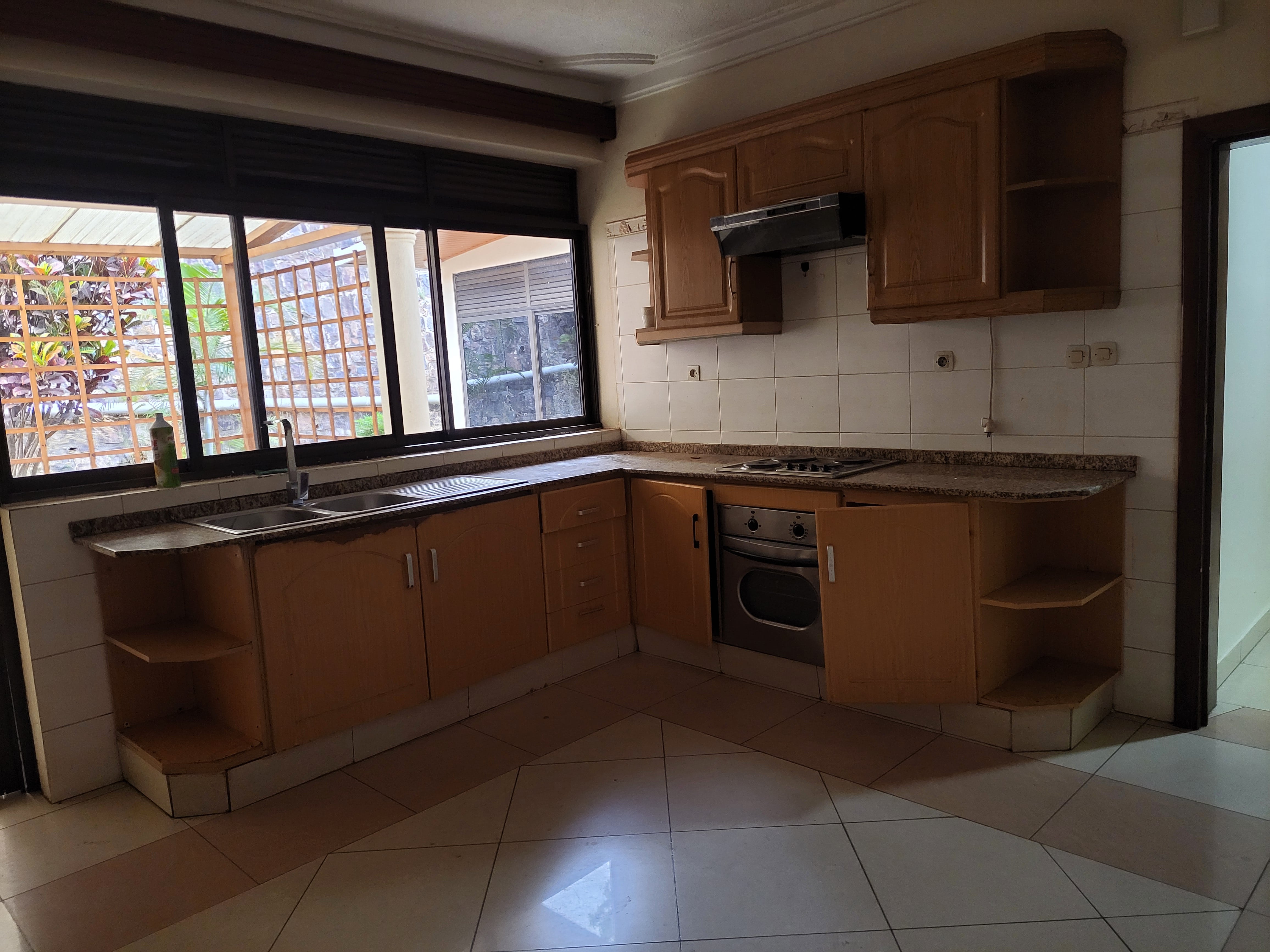 Office for Rent in Nyarutarama Kigali Rwanda - Image 3