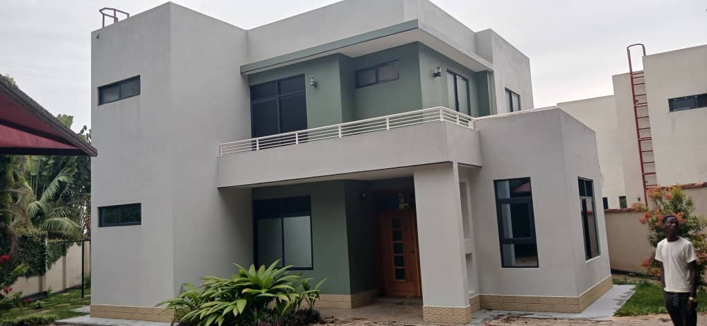 House in Kiyovu for Rent – Modern 3 Bedroom Home with Garden