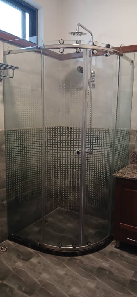 House in Kiyovu for Rent – Modern 3 Bedroom Home with Garden - Image 10