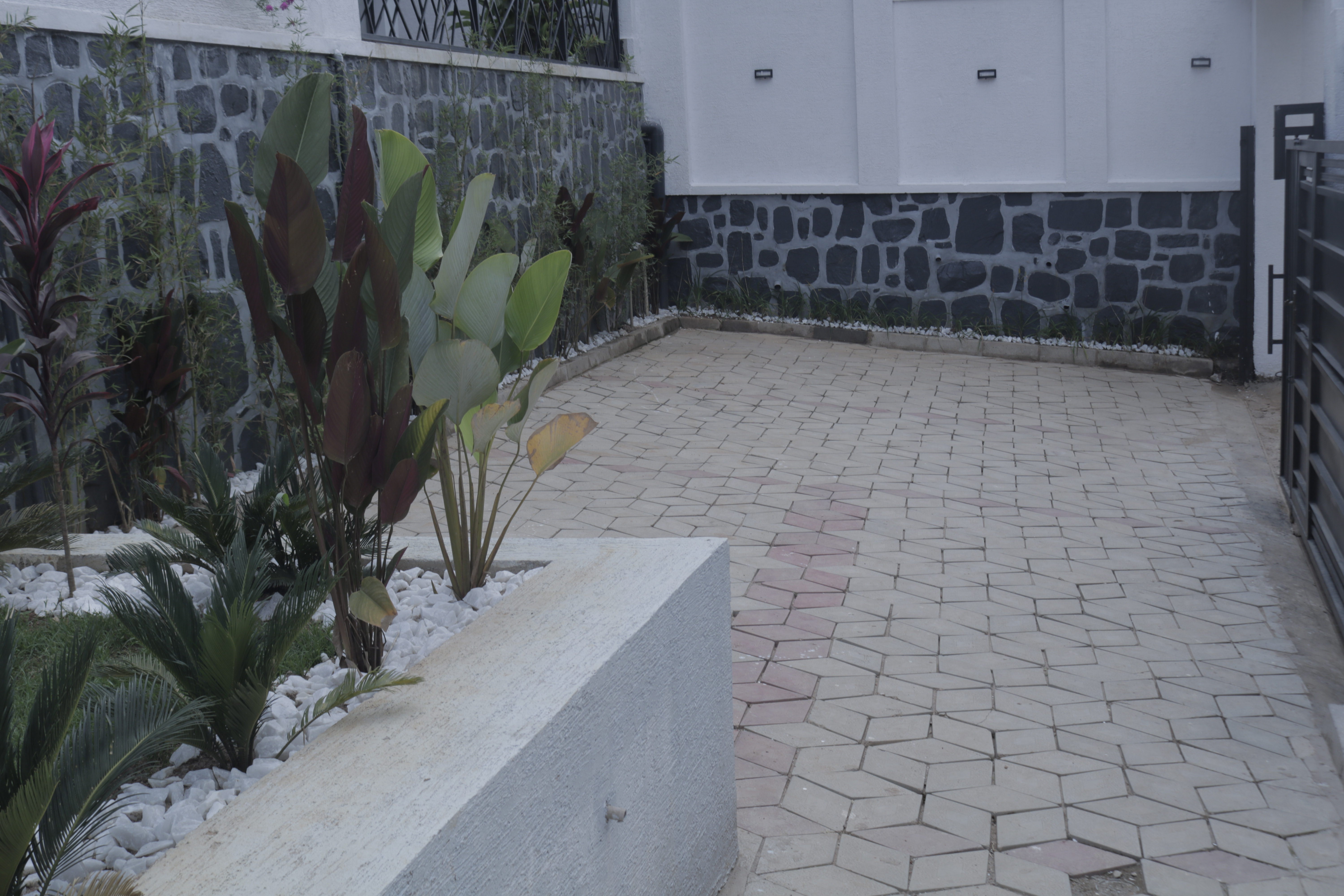 Luxury 5-Bedroom House for Sale in Kibagabaga, Kigali - Image 8