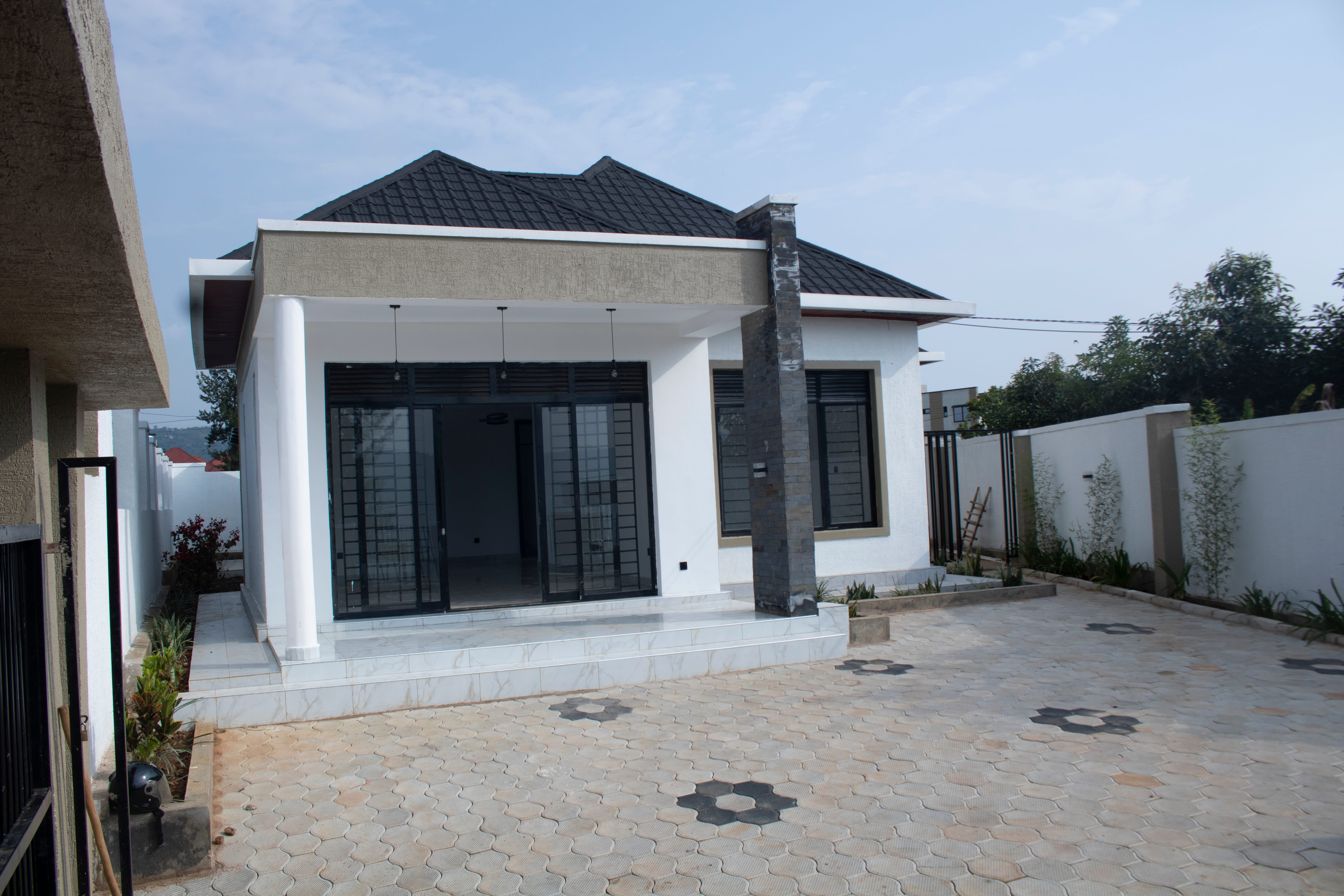 House for Sale in Nyarugenge Kigali with Swimming Pool - Image 5