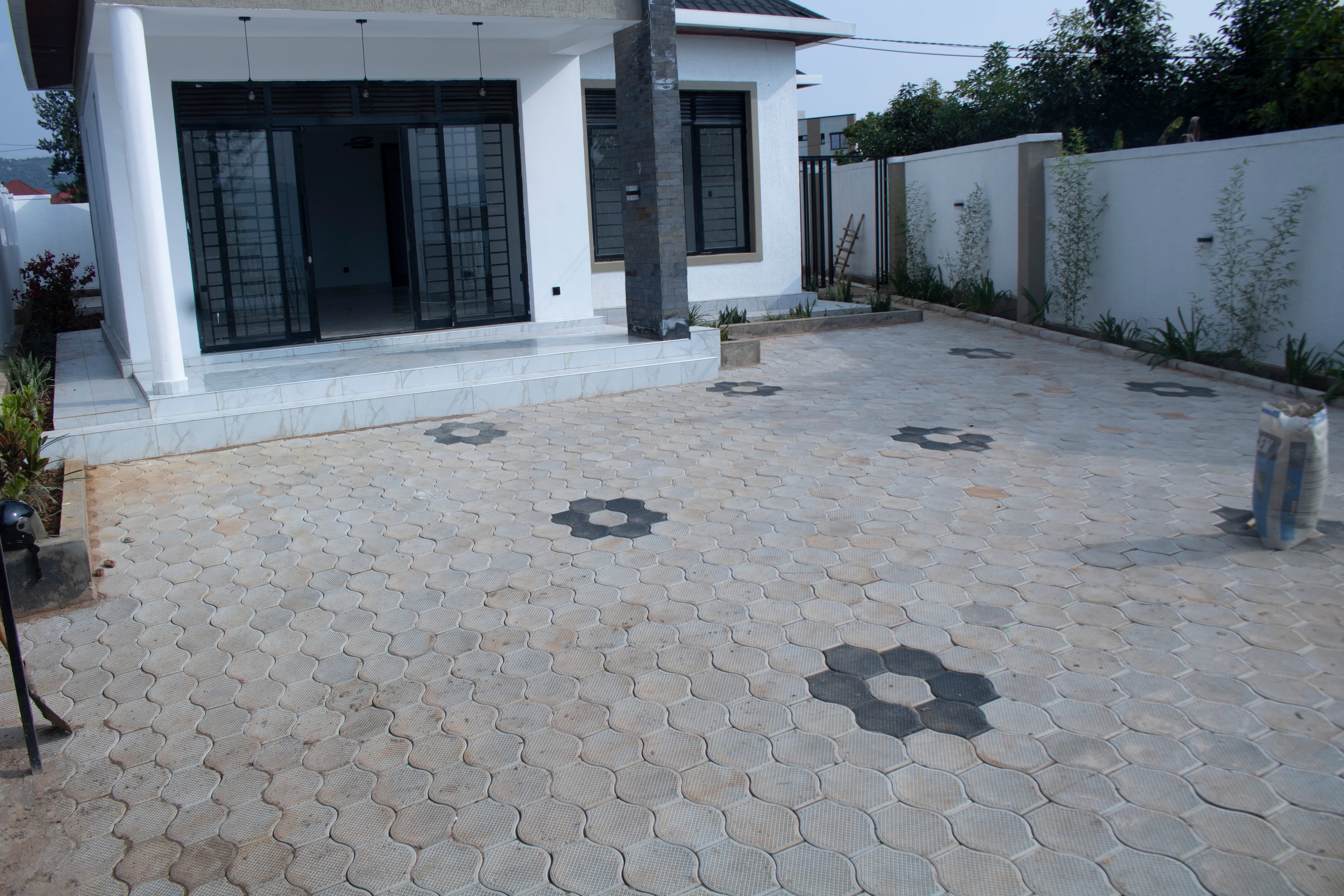 House for Sale in Nyarugenge Kigali with Swimming Pool - Image 4