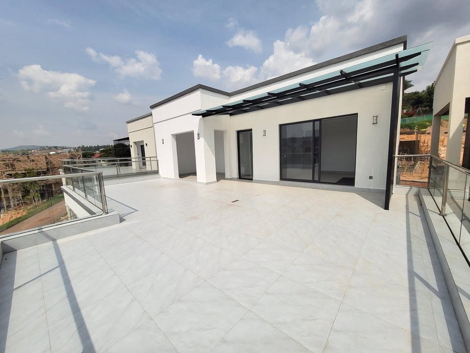 Luxury 7 Bedrooms House for Sale in Kibagabaga Kigali - Image 2