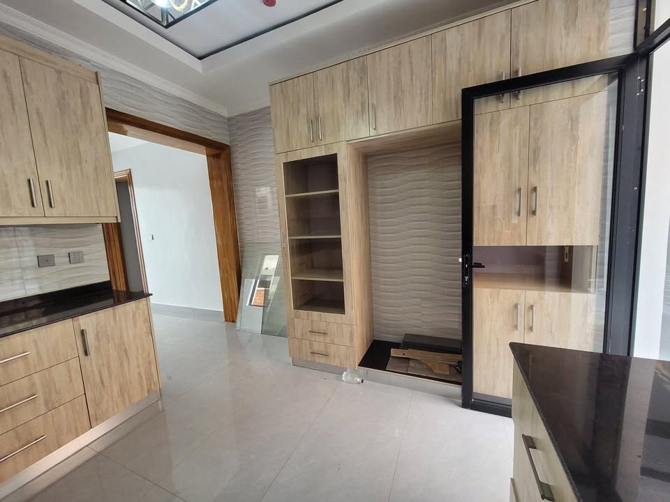 Luxury 7 Bedrooms House for Sale in Kibagabaga Kigali - Image 7