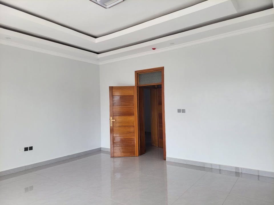 Luxury 7 Bedrooms House for Sale in Kibagabaga Kigali - Image 5