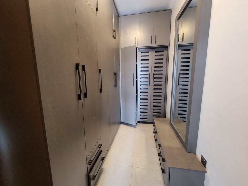 Luxury 7 Bedrooms House for Sale in Kibagabaga Kigali - Image 8