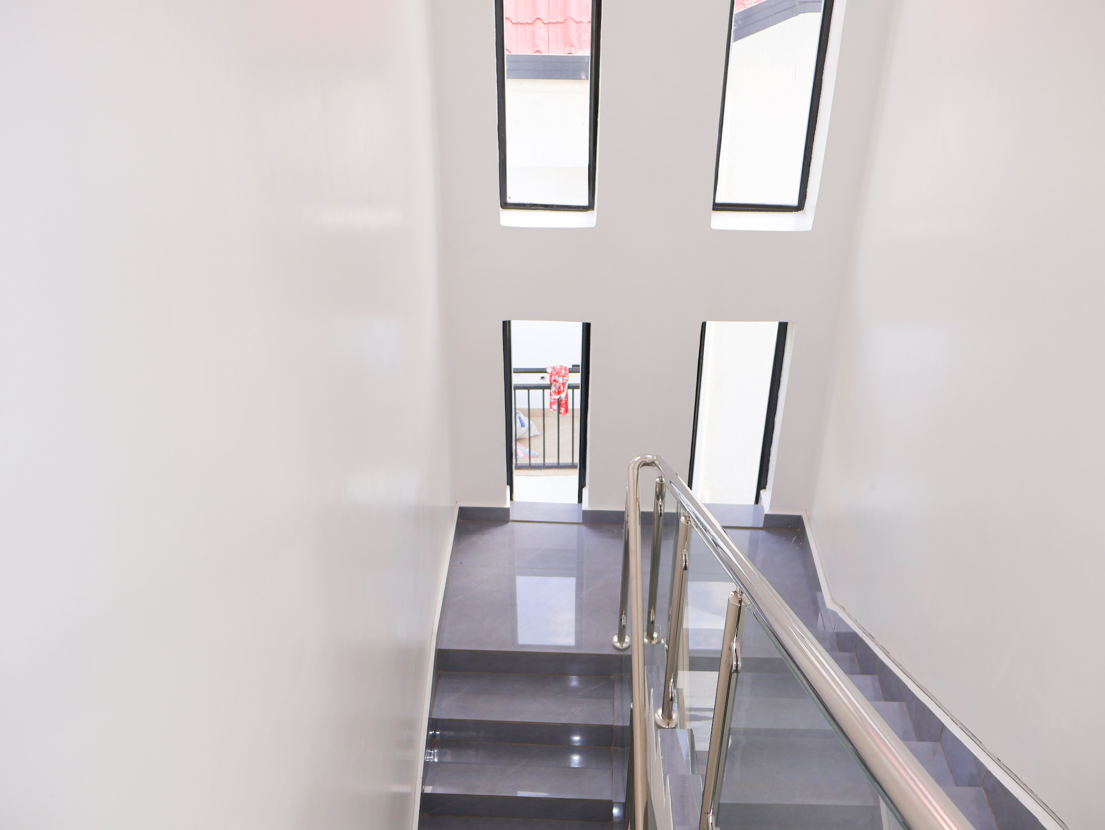 Luxury 6 Bedroom House for Sale in Kibagabaga Kigali Rwanda – Modern Living at 600M Rwf - Image 17