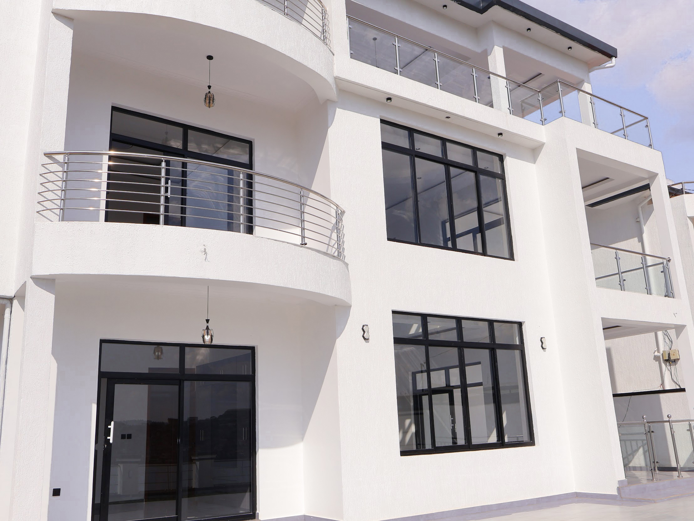 Luxury 6 Bedroom House for Sale in Kibagabaga Kigali Rwanda – Modern Living at 600M Rwf - Image 3