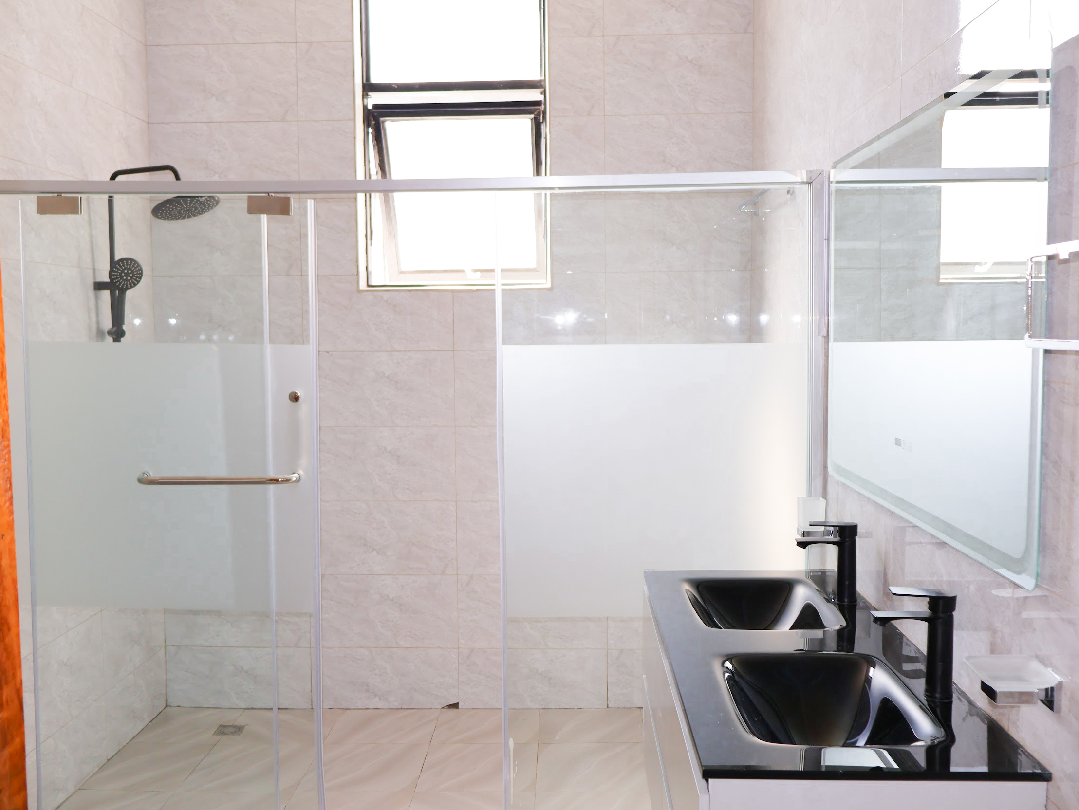 Luxury 6 Bedroom House for Sale in Kibagabaga Kigali Rwanda – Modern Living at 600M Rwf - Image 18