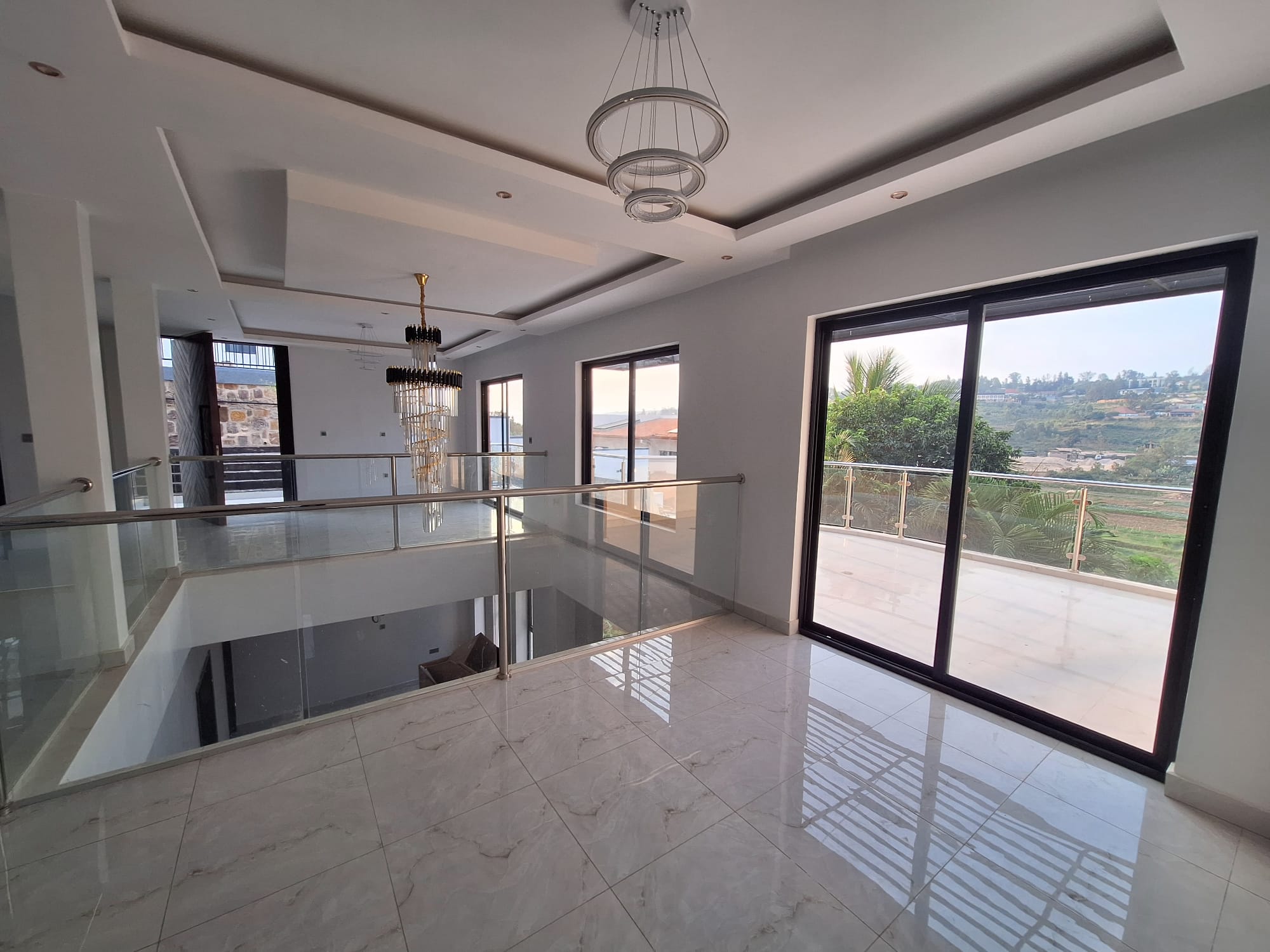 7 Bedroom Luxury Villa for Sale in Kibagabaga, Kigali - Image 1