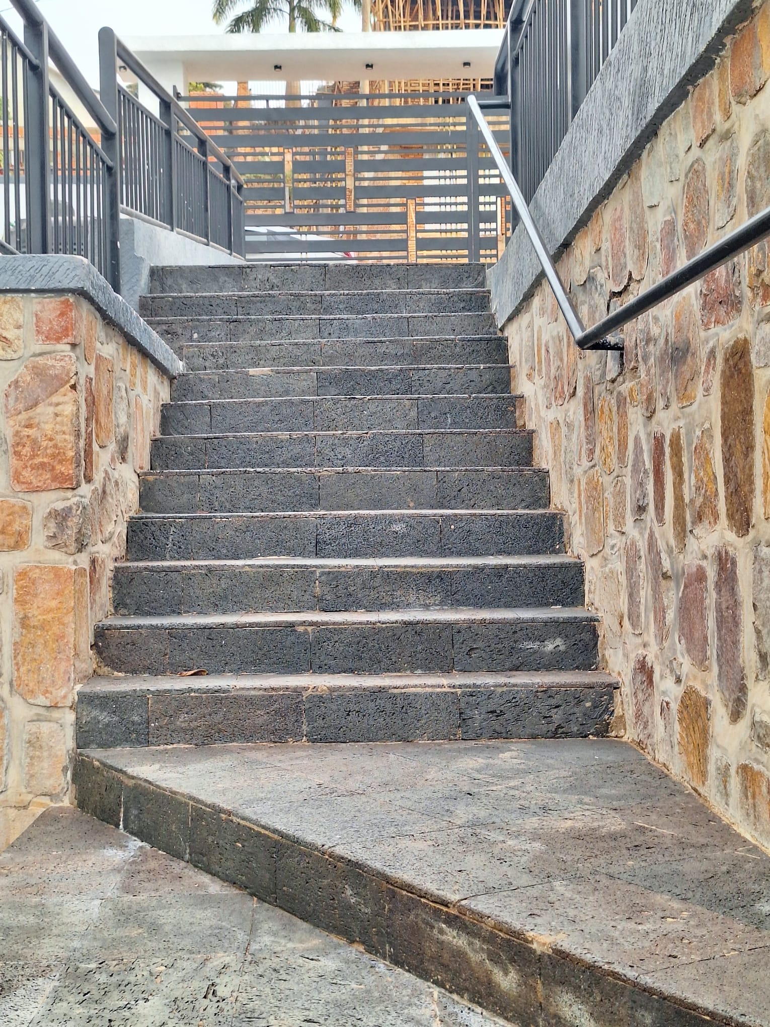 7 Bedroom Luxury Villa for Sale in Kibagabaga, Kigali - Image 18