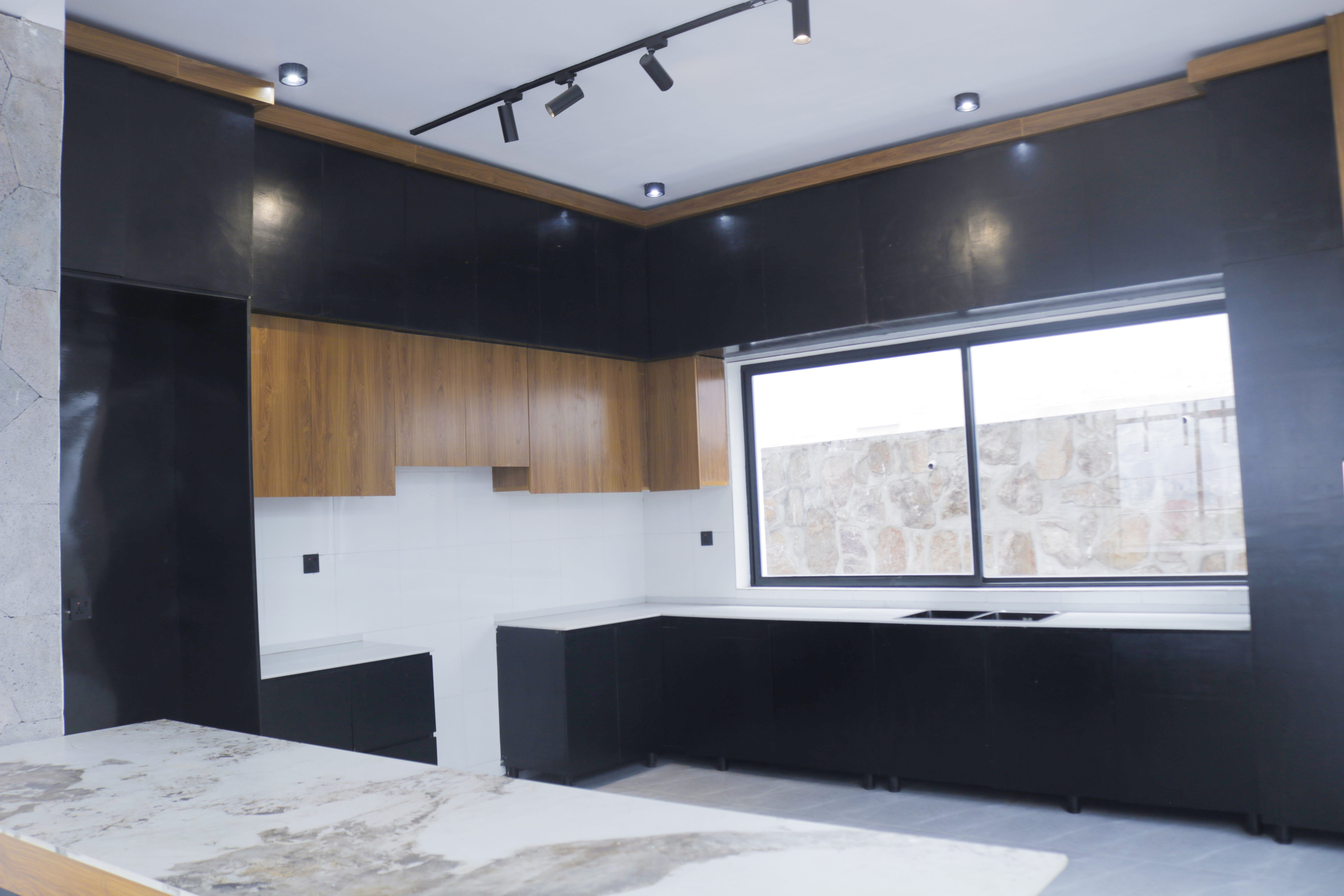 House for Sale in Kibagabaga – 6 Bedrooms, 7 Bathrooms Luxury Home - Image 17