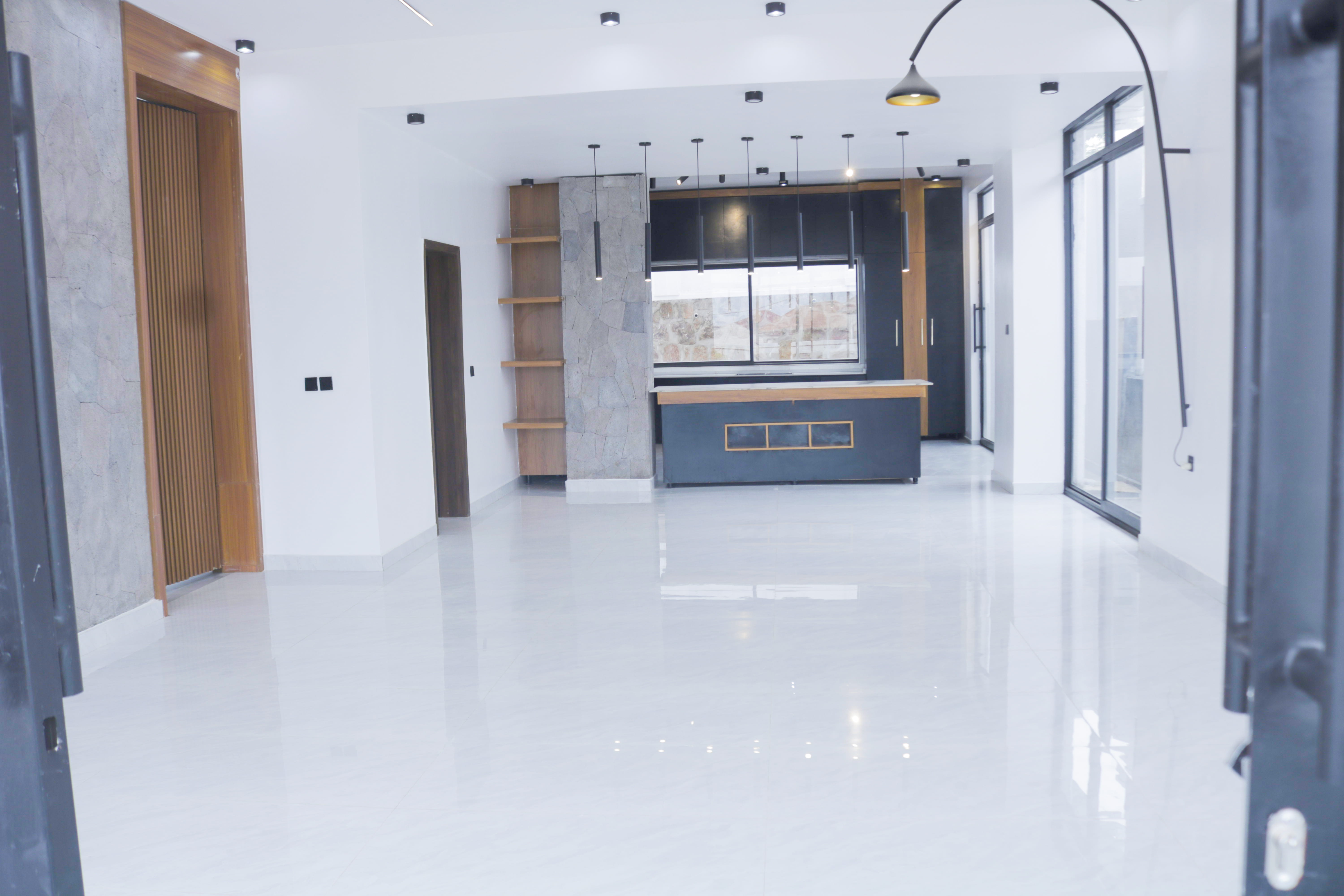 House for Sale in Kibagabaga – 6 Bedrooms, 7 Bathrooms Luxury Home - Image 15