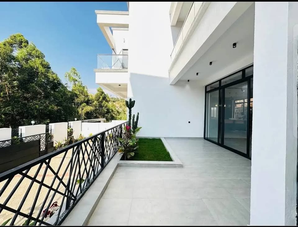 New House for Sale in Kibagabaga – Luxury 6 Bedroom Home in Kigali - Image 7
