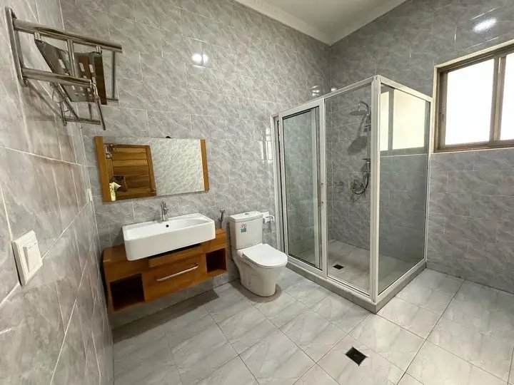 New House for Sale in Kibagabaga – Luxury 6 Bedroom Home in Kigali - Image 3