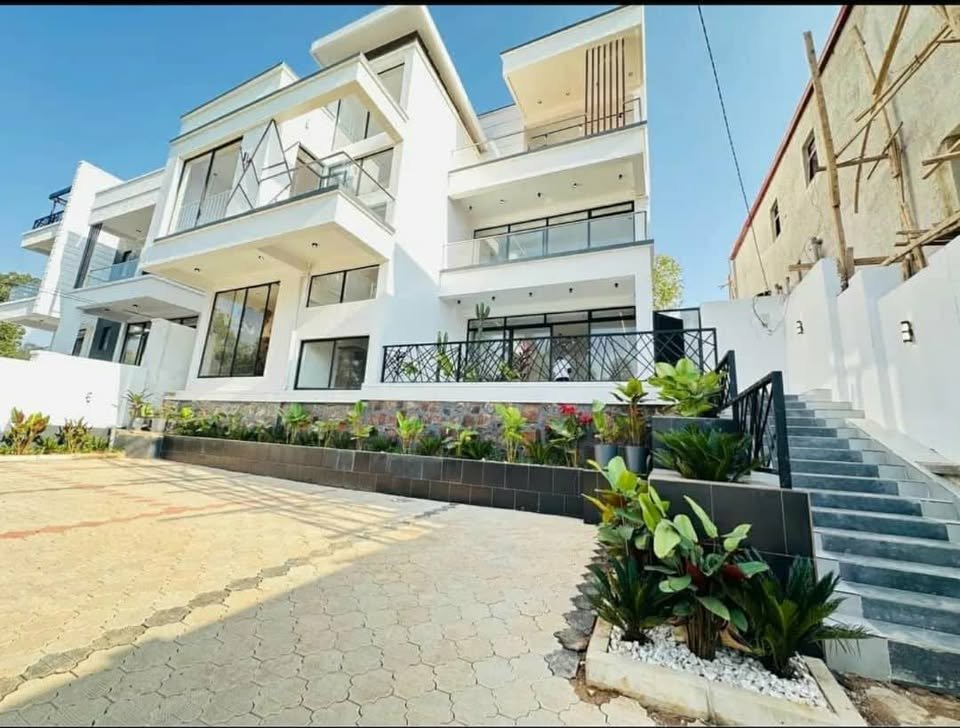 New House for Sale in Kibagabaga – Luxury 6 Bedroom Home in Kigali - Image 2