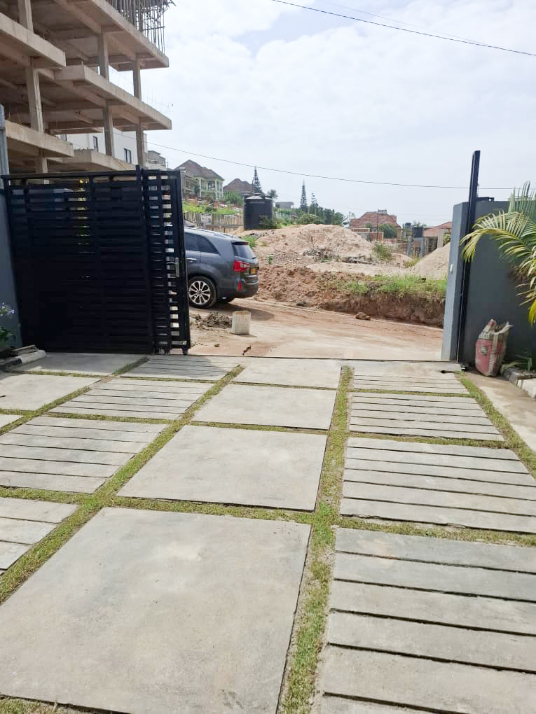 6 Bedrooms House for Sale in Kibagabaga, Kigali-Rwanda - Image 3