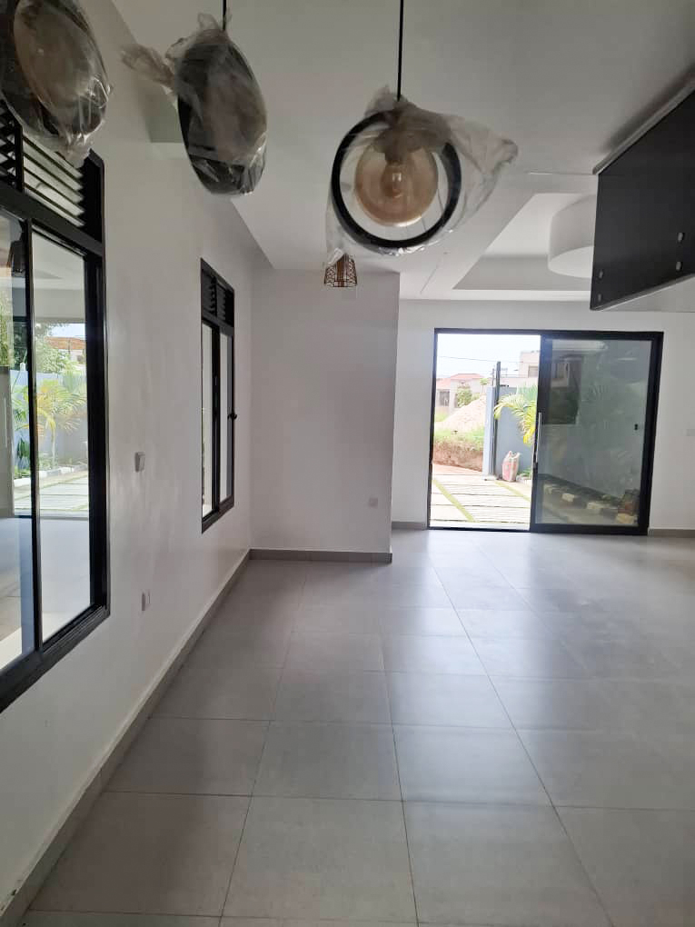 6 Bedrooms House for Sale in Kibagabaga, Kigali-Rwanda - Image 2