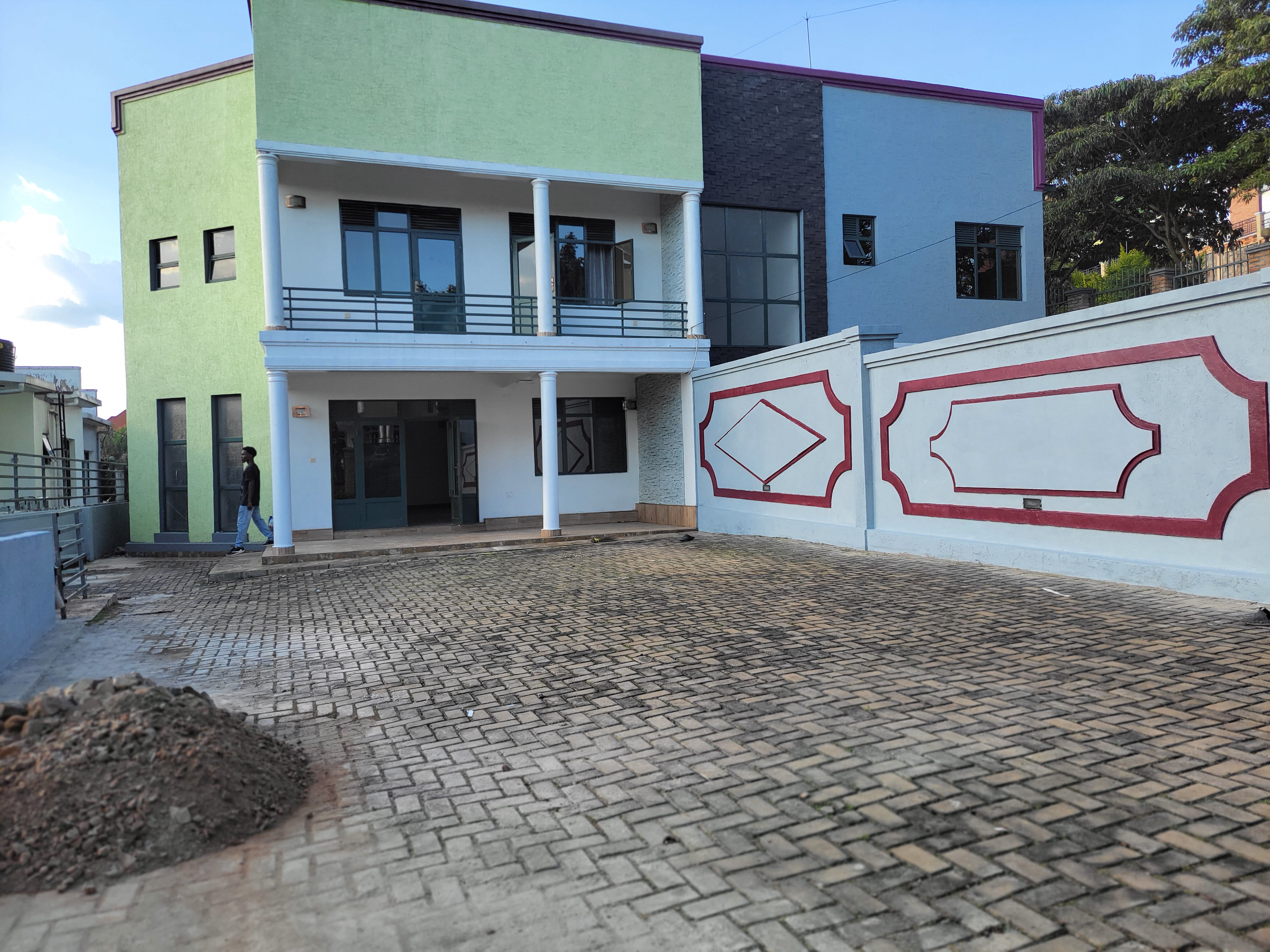 Unfurnished 4-Bedroom House for Rent in Kibagabaga Near Pili Pili - Image 13