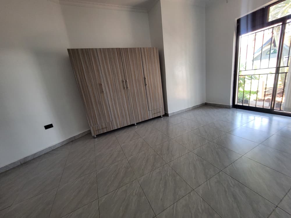 Kicukiro-Kagarama 6 Bedroom House for Sale – Luxury Living at 350M RWF in Kigali - Image 10