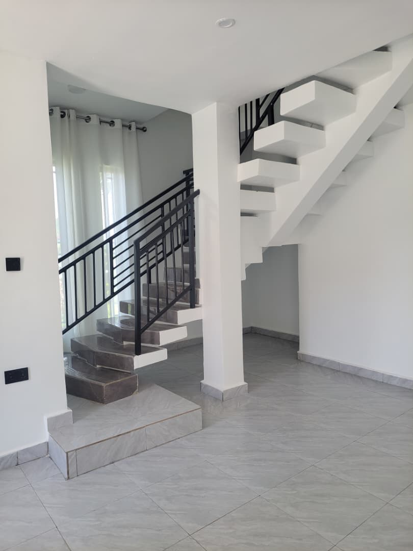 Kicukiro-Kagarama 6 Bedroom House for Sale – Luxury Living at 350M RWF in Kigali - Image 6