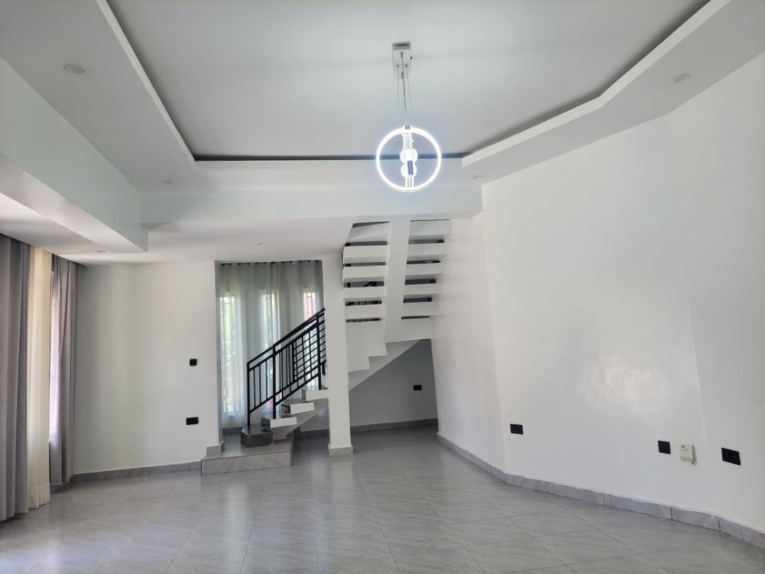 Kicukiro-Kagarama 6 Bedroom House for Sale – Luxury Living at 350M RWF in Kigali - Image 7