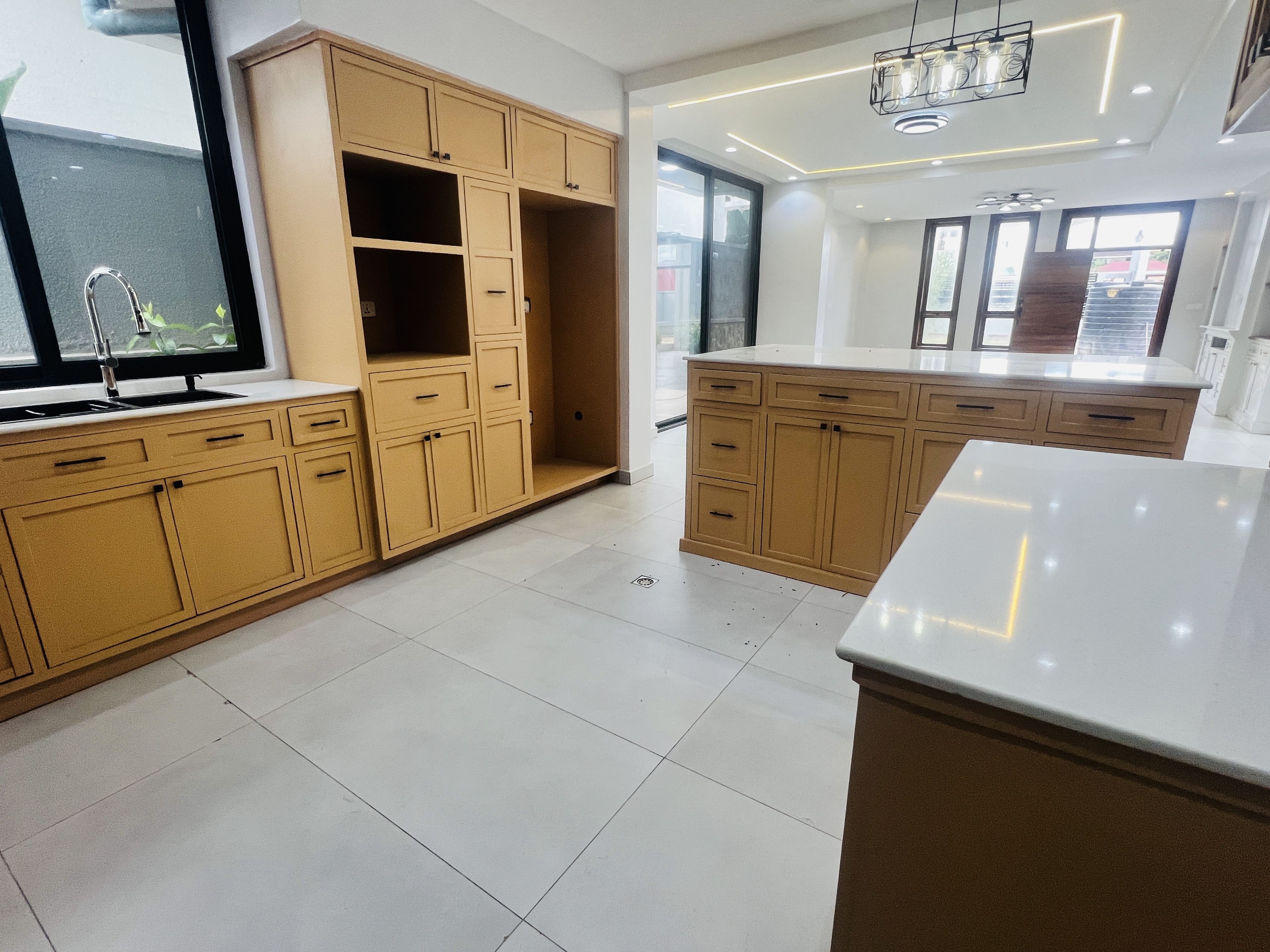 Luxury 5-Bedroom House for Sale in Kigali - Image 6