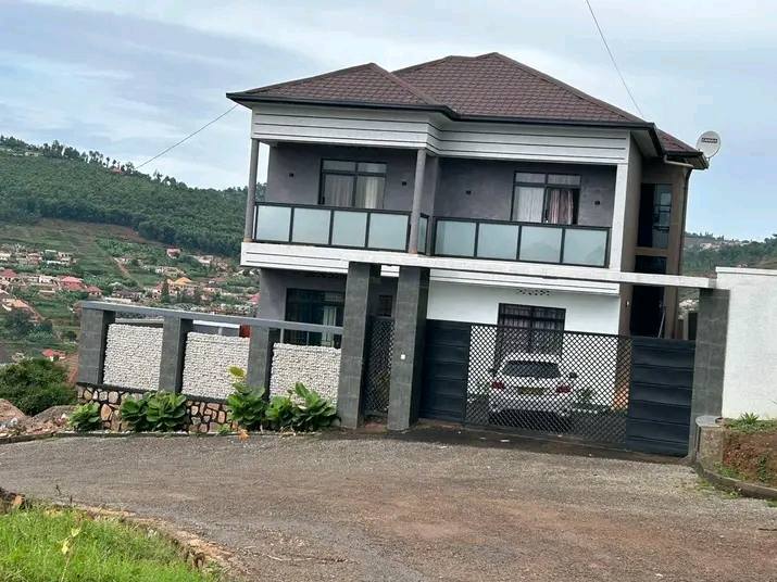Luxury 6-Bedroom House for Sale in Kimironko Kibagabaga Kigali - Image 2