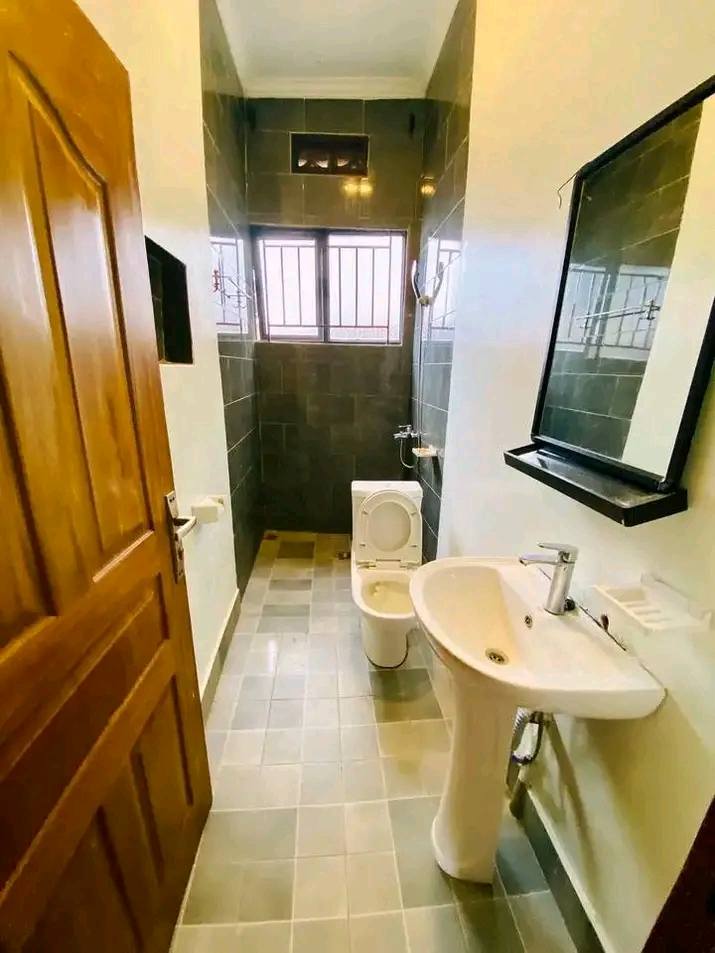 Luxury 6-Bedroom House for Sale in Kimironko Kibagabaga Kigali - Image 9
