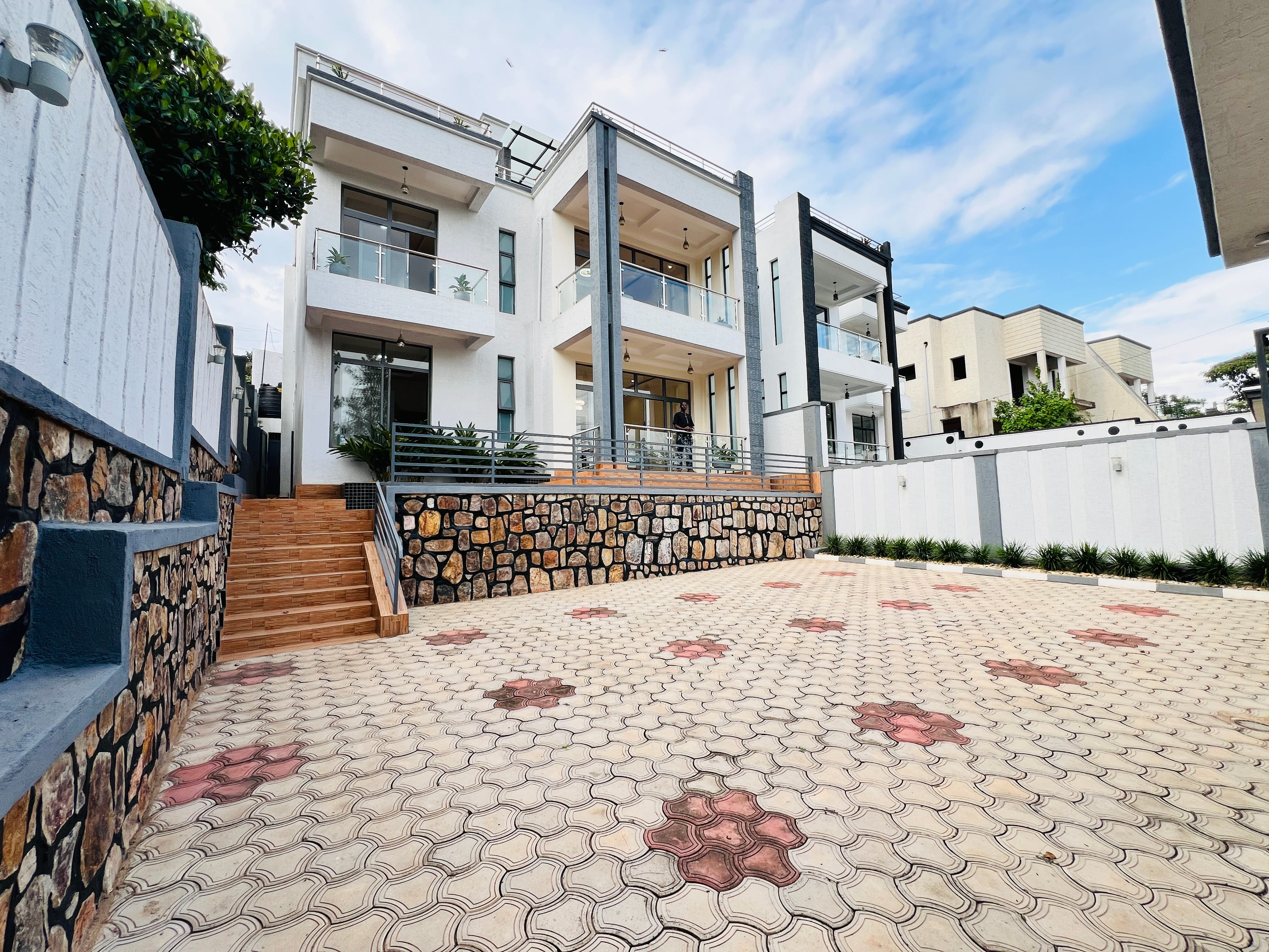 House for Sale in Kibagabaga Kigali – Perfect Airbnb Investment, Rental Business, or Luxury Family Living