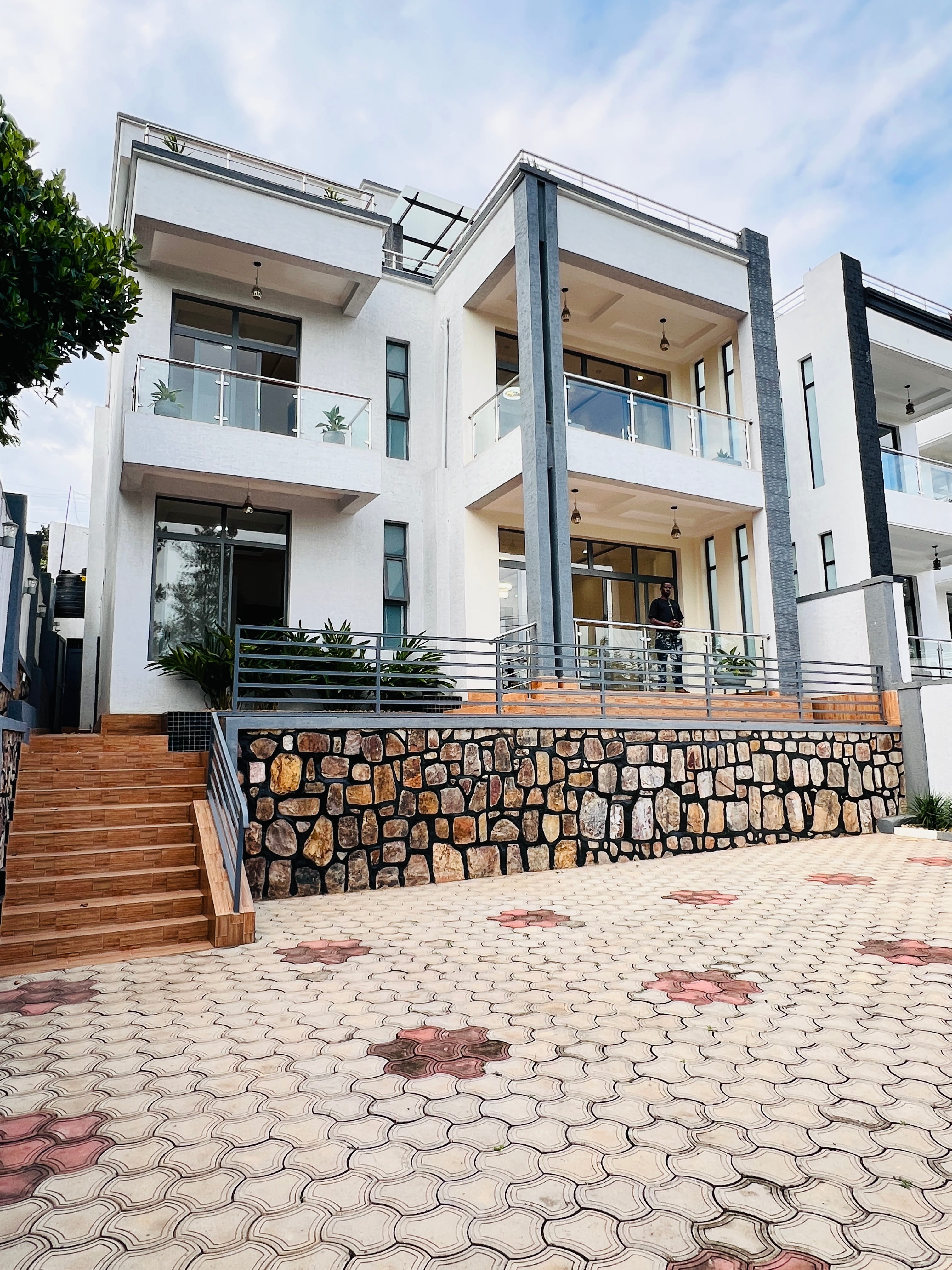 House for Sale in Kibagabaga Kigali – Perfect Airbnb Investment, Rental Business, or Luxury Family Living - Image 2