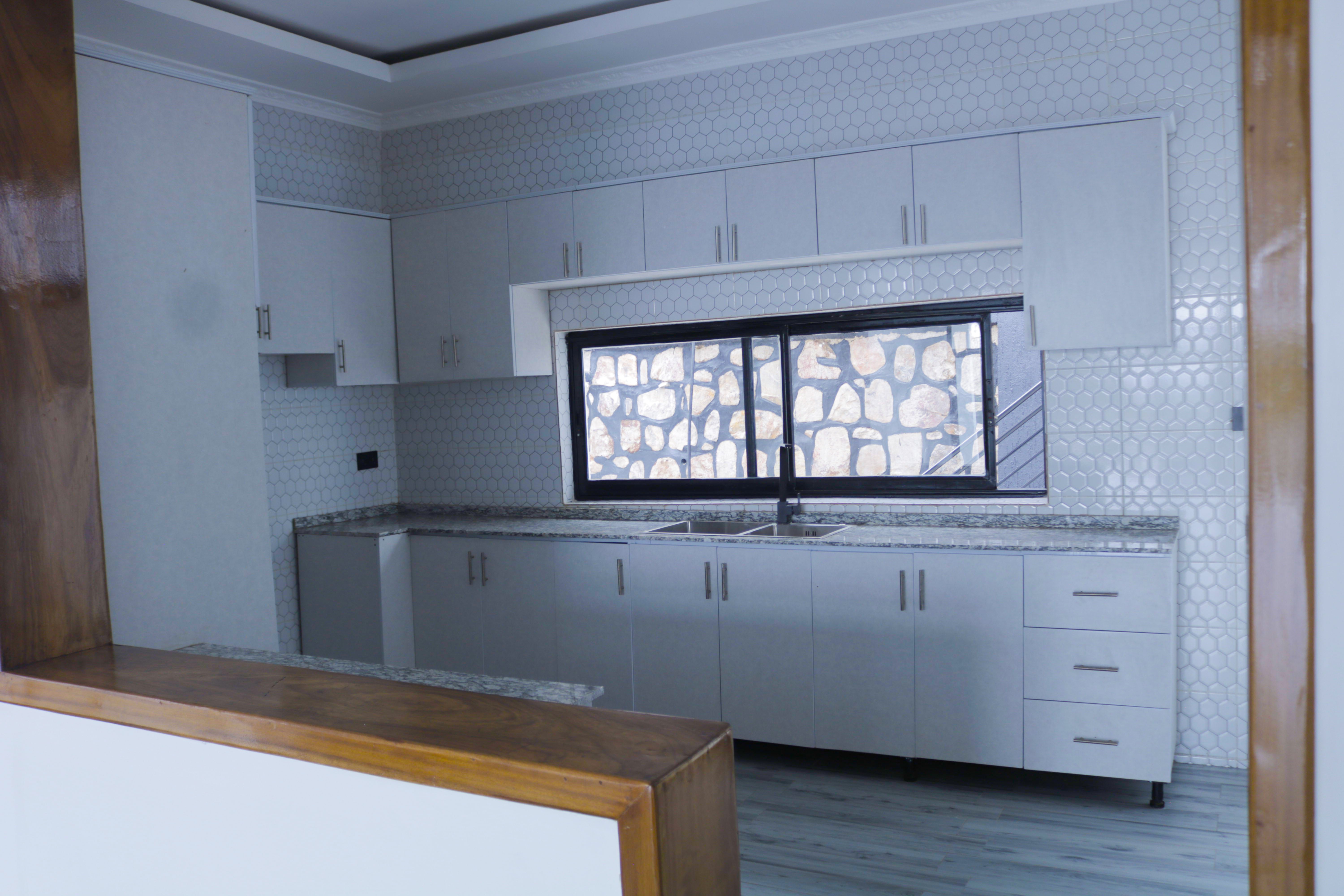 Luxury Living in Kigali for sale - Image 10