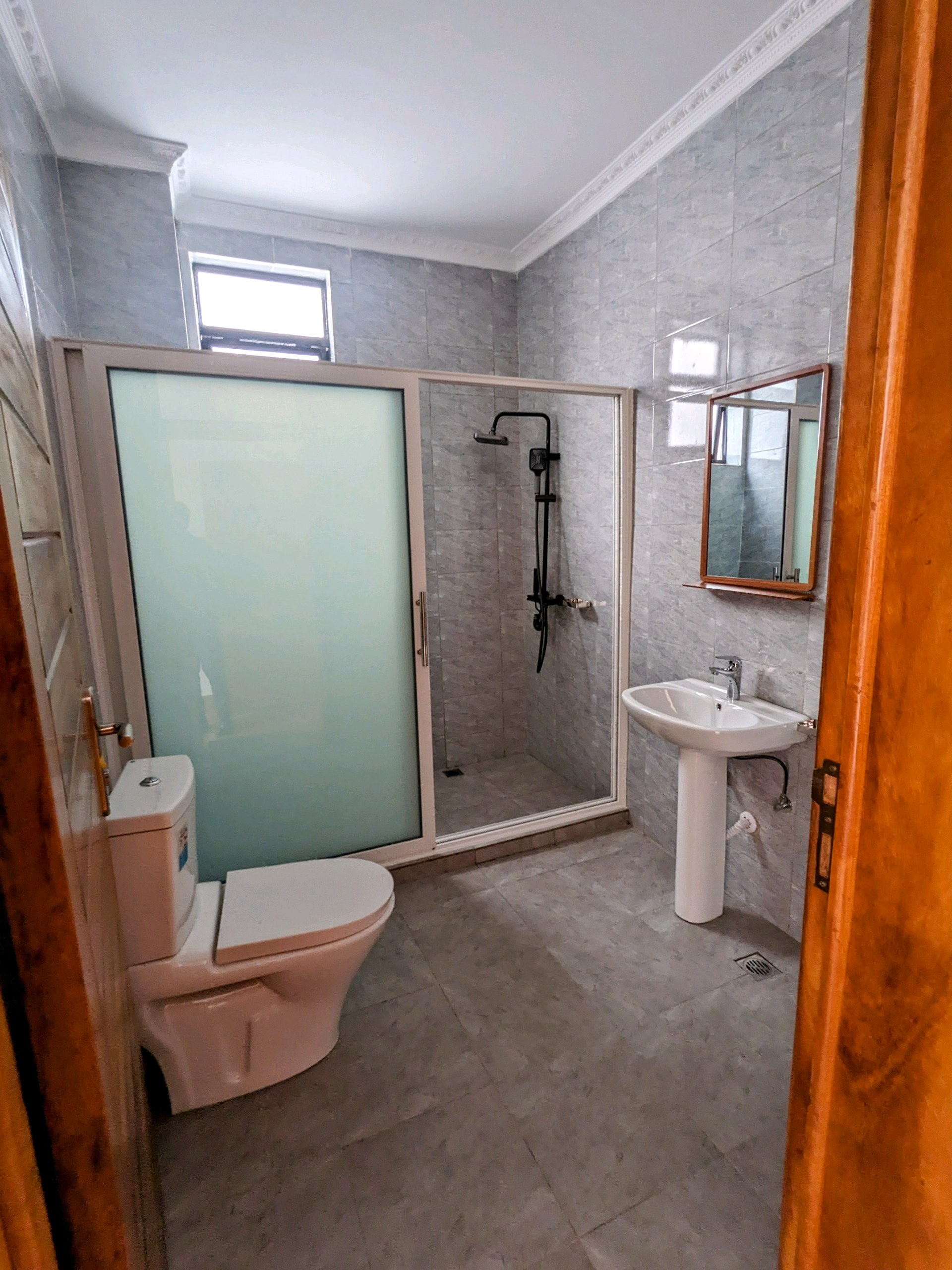 FOR SALE: Modern 10-Bedroom Luxury Home in Kibagabaga – Kigali, Rwanda 🇷🇼 - Image 11