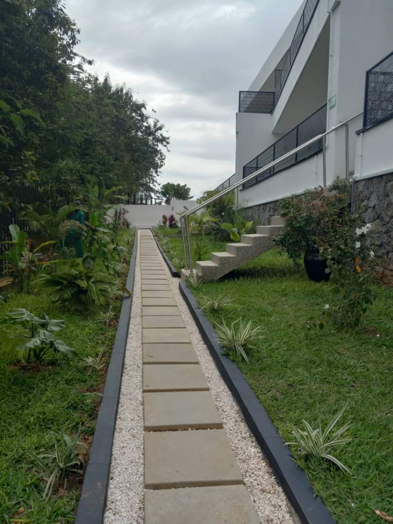 Low-Rise Block of 3 Modern Houses for Rent in Kiyovu – Kigali’s Prime Location - Image 7