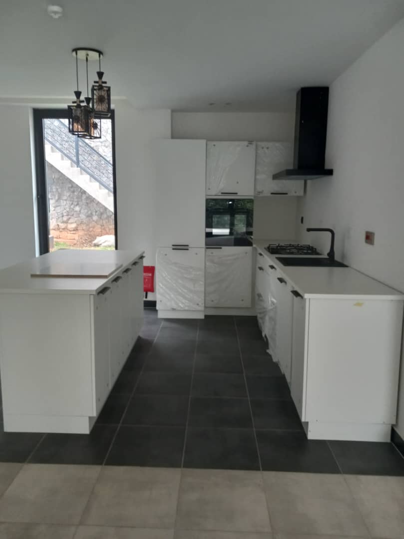 Low-Rise Block of 3 Modern Houses for Rent in Kiyovu – Kigali’s Prime Location - Image 9