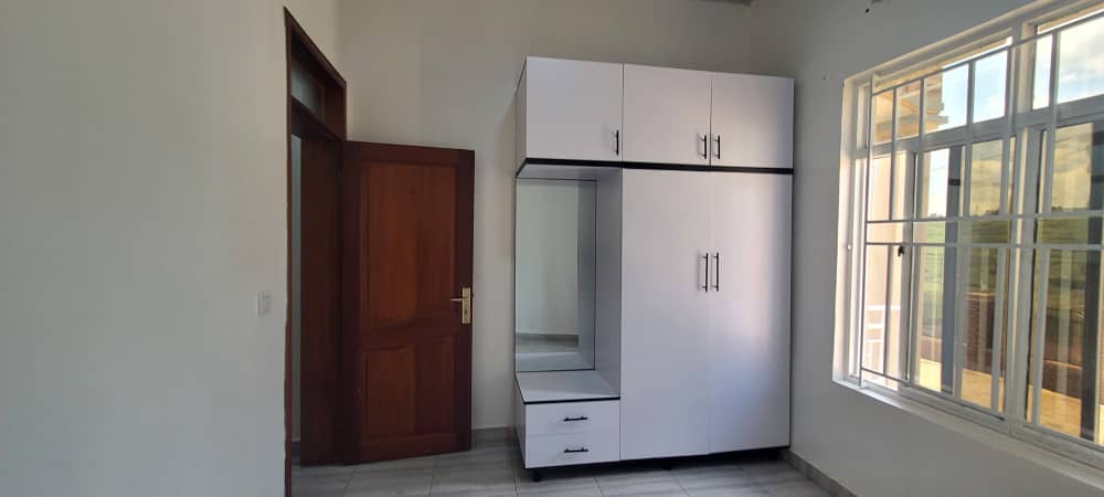 Gacuriro House for Sale – Prime Location at Tarmac Road - Image 1