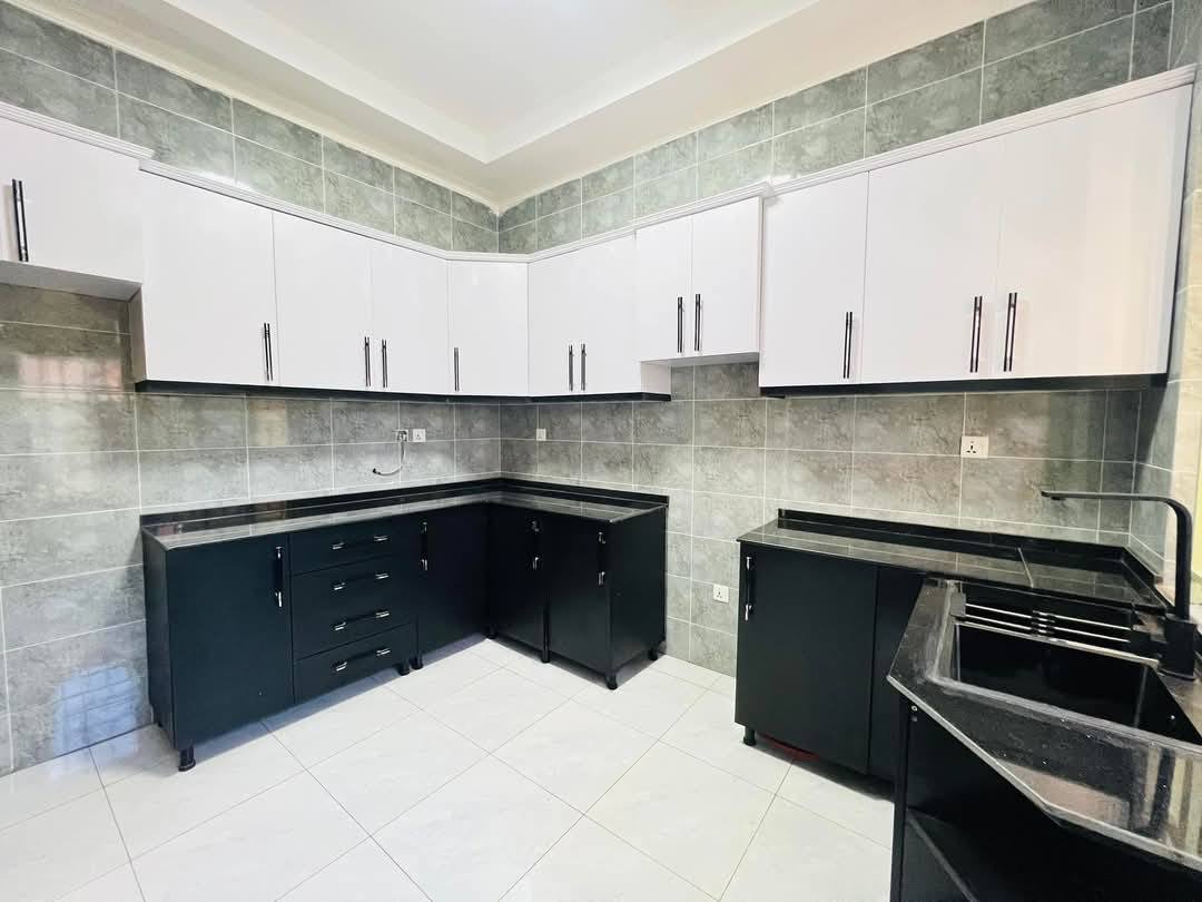 Gacuriro Two-in-One Biggest House for Sale – Luxury Living in Kigali - Image 7