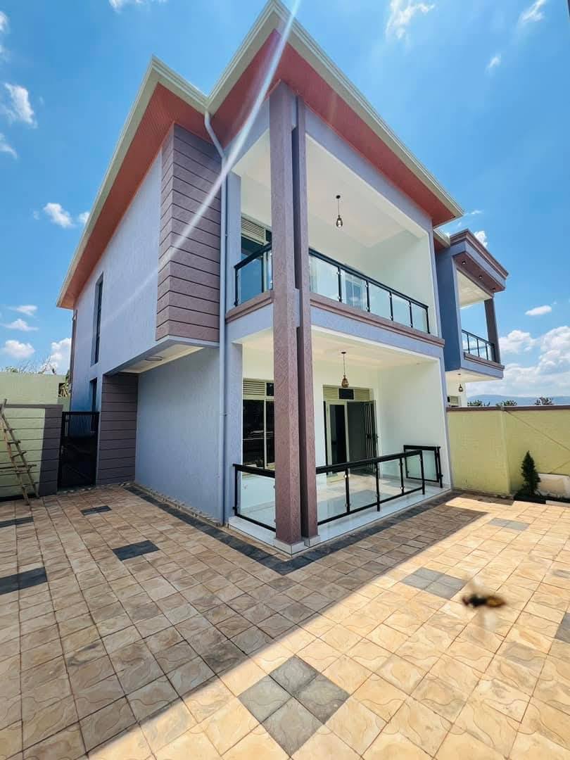 Gacuriro Two-in-One Biggest House for Sale – Luxury Living in Kigali - Image 3