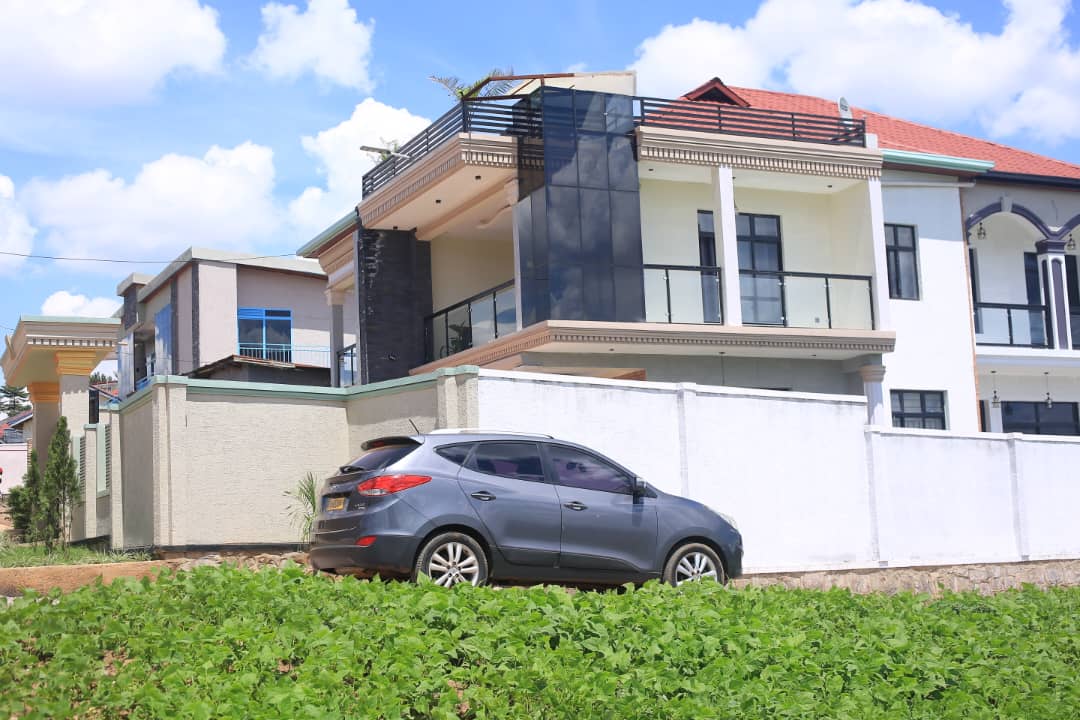 House for Sale in Kigali – Kimironko | Beautiful 4-Bedroom Home - Image 2