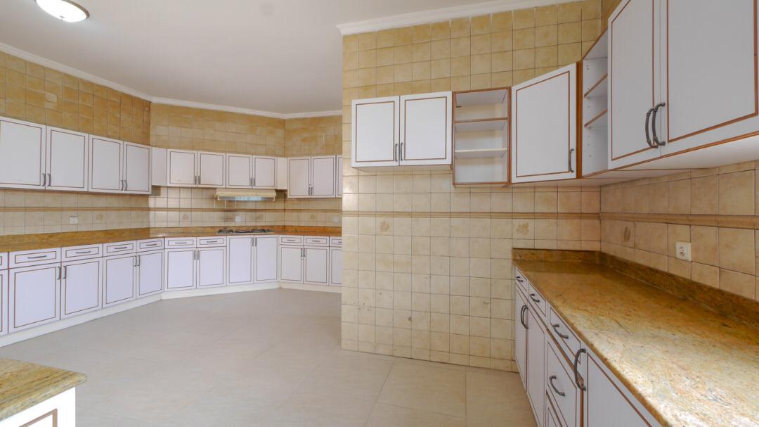 Modern 5-Bedroom Villa for Sale in Kibagabaga – $600,000 - Image 5