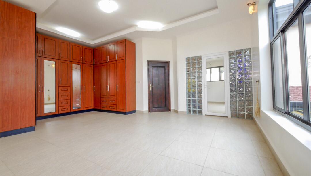 Modern 5-Bedroom Villa for Sale in Kibagabaga – $600,000 - Image 15