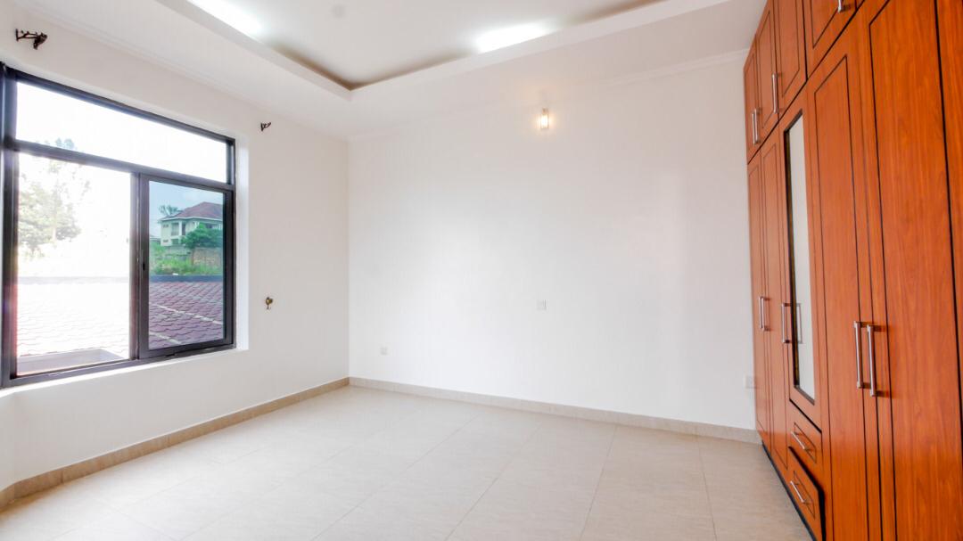 Modern 5-Bedroom Villa for Sale in Kibagabaga – $600,000 - Image 19