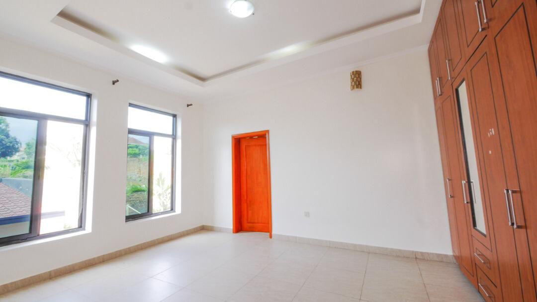 Modern 5-Bedroom Villa for Sale in Kibagabaga – $600,000 - Image 13