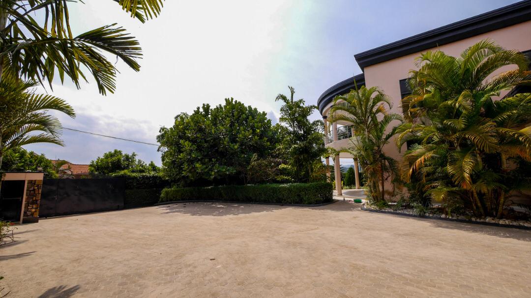 Modern 5-Bedroom Villa for Sale in Kibagabaga – $600,000 - Image 3