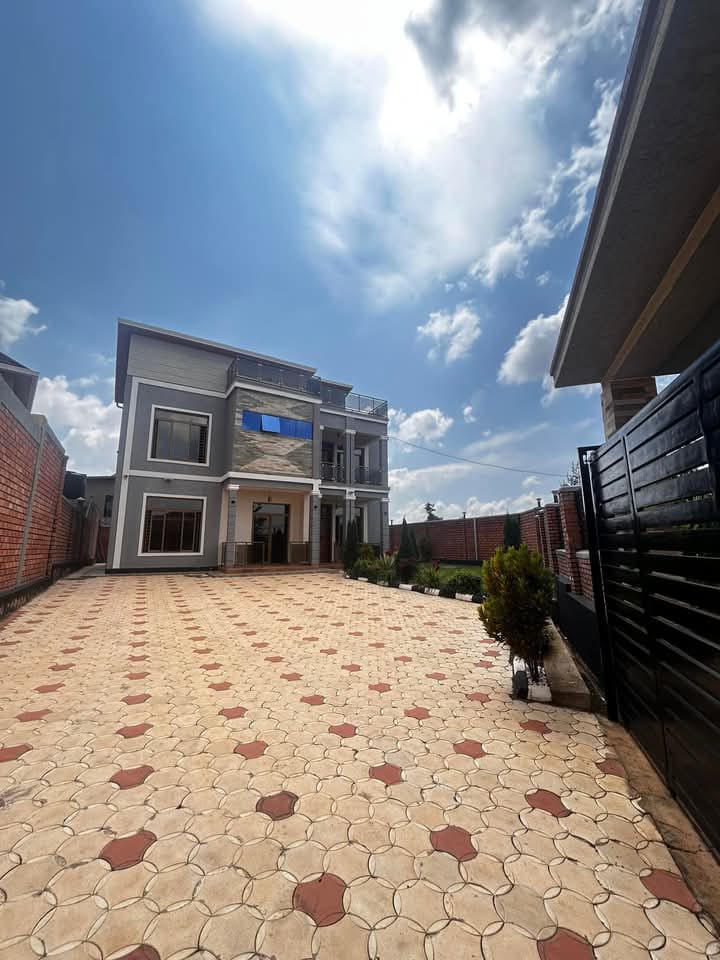 5-Bedroom Modern House for Sale in Kibagabaga, Kigali – 580M RWF - Image 2