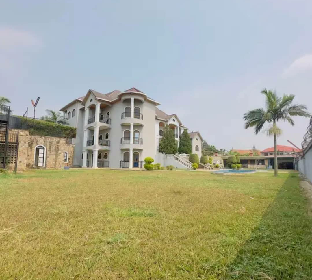 Luxury House for Sale in Nyarutarama, Kigali – 17-Bedroom Estate on 2,700 Sqm - Image 4