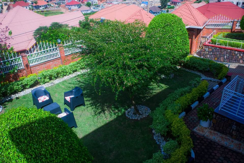 Kibagabaga – Biggest Plot Beautiful House for Sale | 500 Million RWF - Image 6